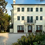 Pace Park Bolognese Hotel 4*