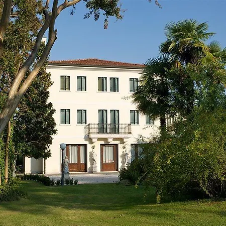 Pace Park Bolognese Hotel 4*