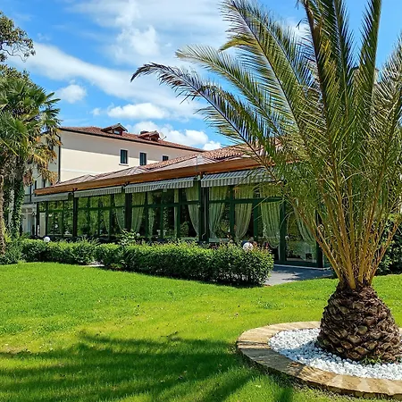 Pace Park Bolognese Otel 4*